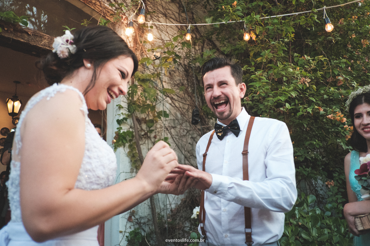 Casamento Ingrid e Cri Life Fotografia Capolino Sorocaba Mini Wedding Fotografia espontânea Documental Alex Oliveira Cyndi Omoto Case de Dia First look Fotos no campo Casamento rústico Vintage Cerimônia alianças