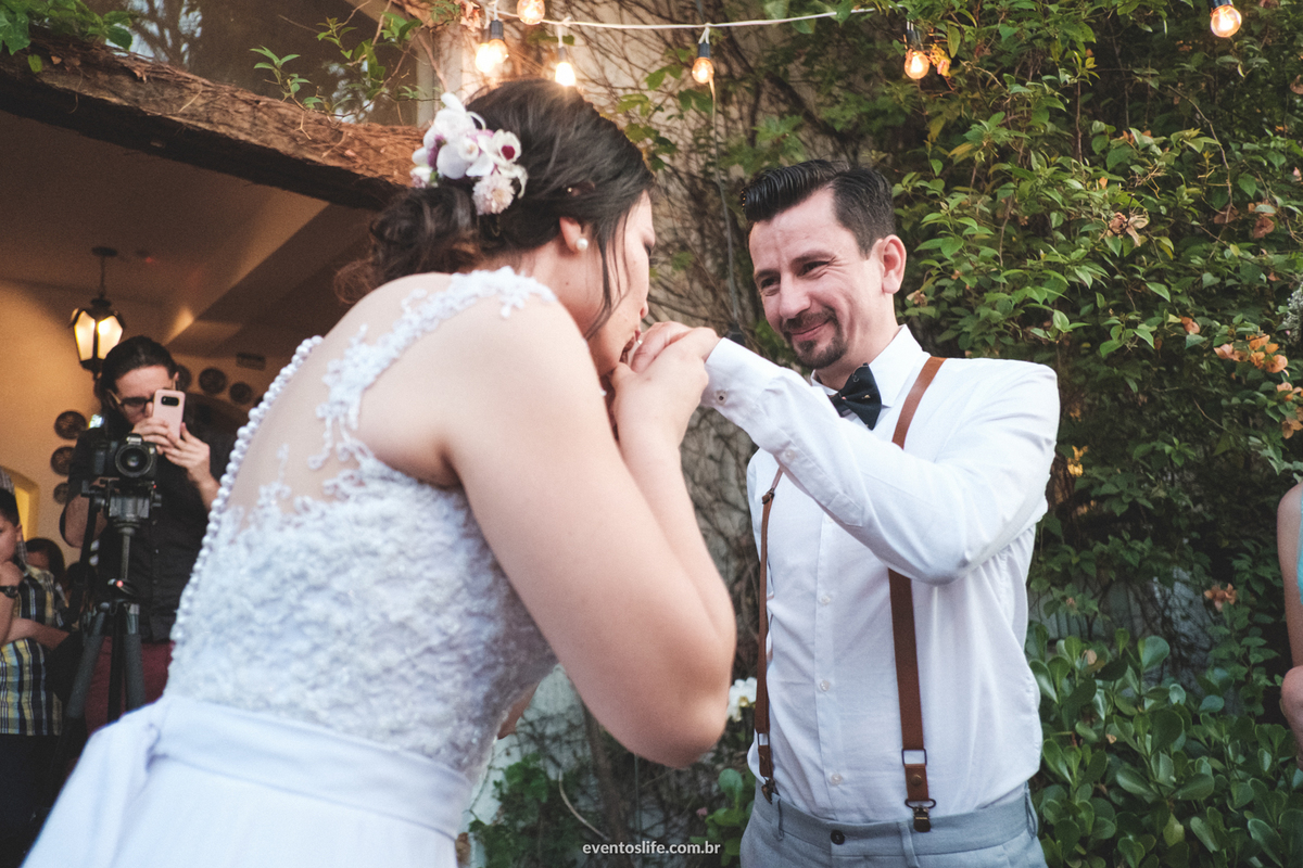 Casamento Ingrid e Cri Life Fotografia Capolino Sorocaba Mini Wedding Fotografia espontânea Documental Alex Oliveira Cyndi Omoto Case de Dia First look Fotos no campo Casamento rústico Vintage Cerimônia alianças