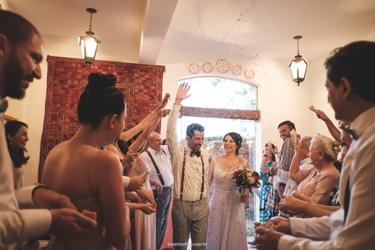 Casamento Ingrid e Cri Life Fotografia Capolino Sorocaba Mini Wedding Fotografia espontânea Documental Alex Oliveira Cyndi Omoto Case de Dia First look Fotos no campo Casamento rústico Vintage saída da Cerimônia