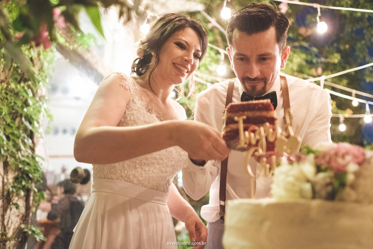 Casamento Ingrid e Cri Life Fotografia Capolino Sorocaba Mini Wedding Fotografia espontânea Documental Alex Oliveira Cyndi Omoto Case de Dia First look Fotos no campo Casamento rústico Vintage Corte do Bolo Leila Savioli