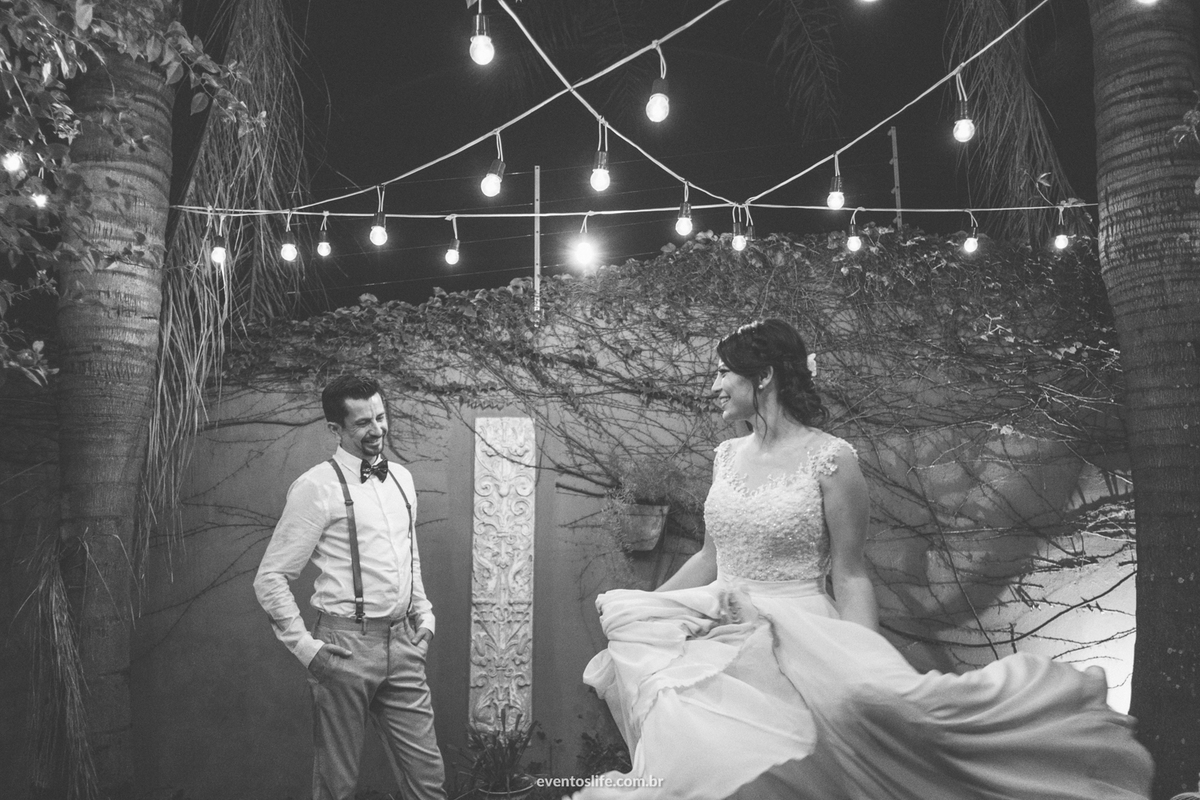 Casamento Ingrid e Cri Life Fotografia Capolino Sorocaba Mini Wedding Fotografia espontânea Documental Alex Oliveira Cyndi Omoto Case de Dia  Casamento rústico Vintage Retrato dos noivos Luzinhas 