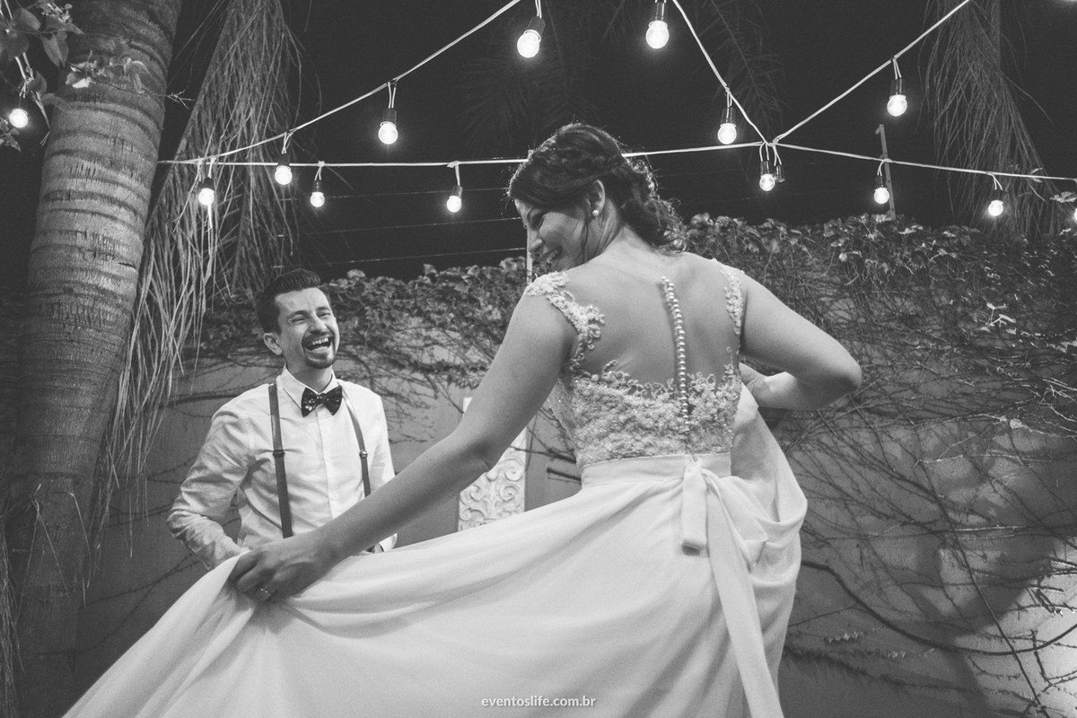 Casamento Ingrid e Cri Life Fotografia Capolino Sorocaba Mini Wedding Fotografia espontânea Documental Alex Oliveira Cyndi Omoto Case de Dia  Casamento rústico Vintage Retrato dos noivos Luzinhas 