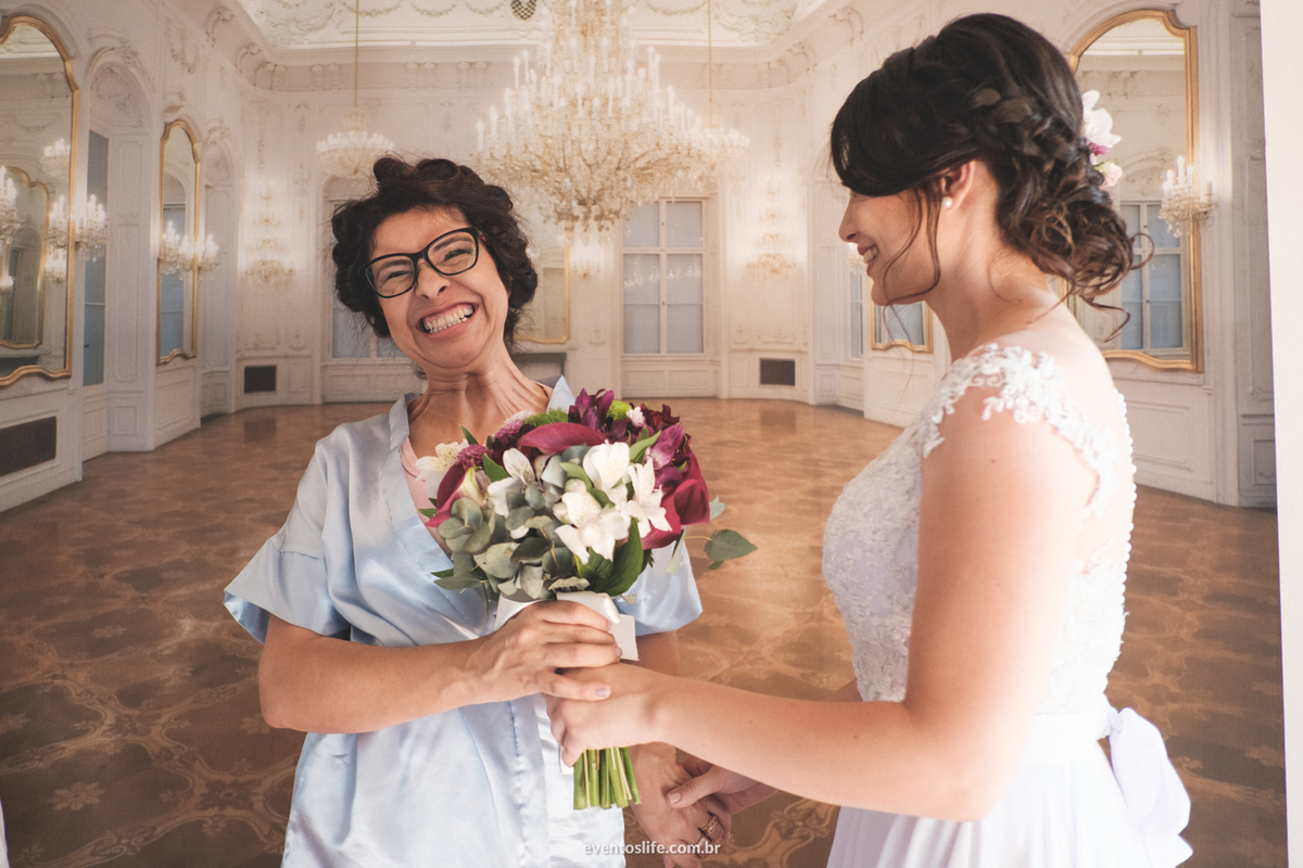 Casamento Ingrid e Cri Life Fotografia Capolino Sorocaba Mini Wedding Fotografia espontânea Documental Alex Oliveira Cyndi Omoto Case de Dia Mãe e a noiva bride