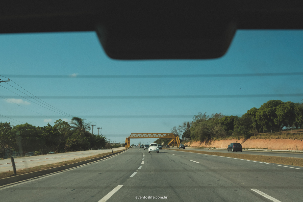 Casamento Ingrid e Cri Life Fotografia Capolino Sorocaba Mini Wedding Fotografia espontânea Documental Alex Oliveira Cyndi Omoto Case de Dia First look noivos se vendo antes da cerimônia fusquinha