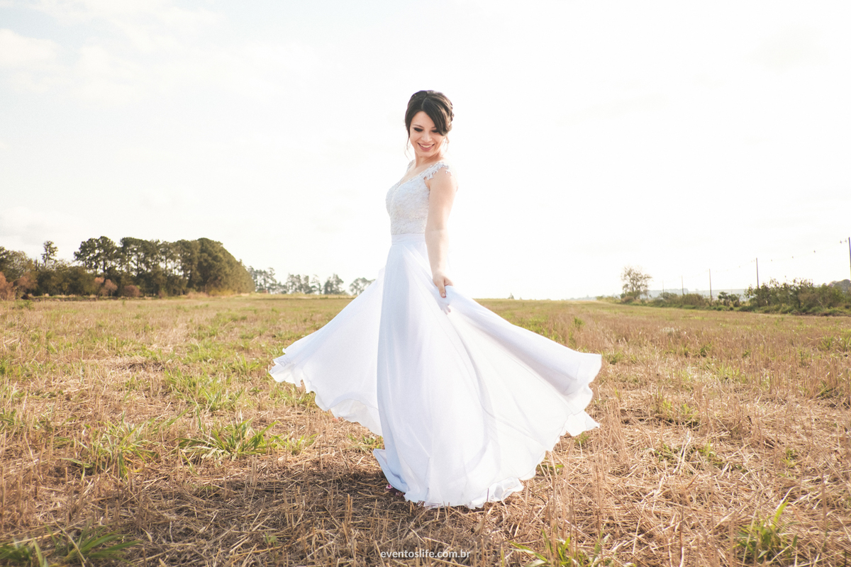 Casamento Ingrid e Cri Life Fotografia Capolino Sorocaba Mini Wedding Fotografia espontânea Documental Alex Oliveira Cyndi Omoto Case de Dia First look noivos se vendo antes da cerimônia noiva linda vestido esvoaçante Rafael Maluzi