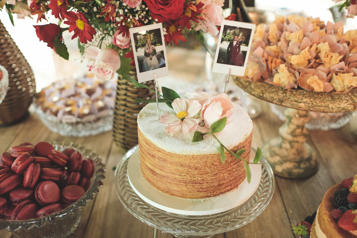 Casamento Amanda e Bruno Life Fotografia Sorocaba Cyndi Omoto Alex Oliveira Chácara Santa Victória Fotografia de casamento espontânea noivas 2018 casamento 2018 casamento de dia decoração de casamento wedding decor topo de bolo bolo de rolo leila savioli