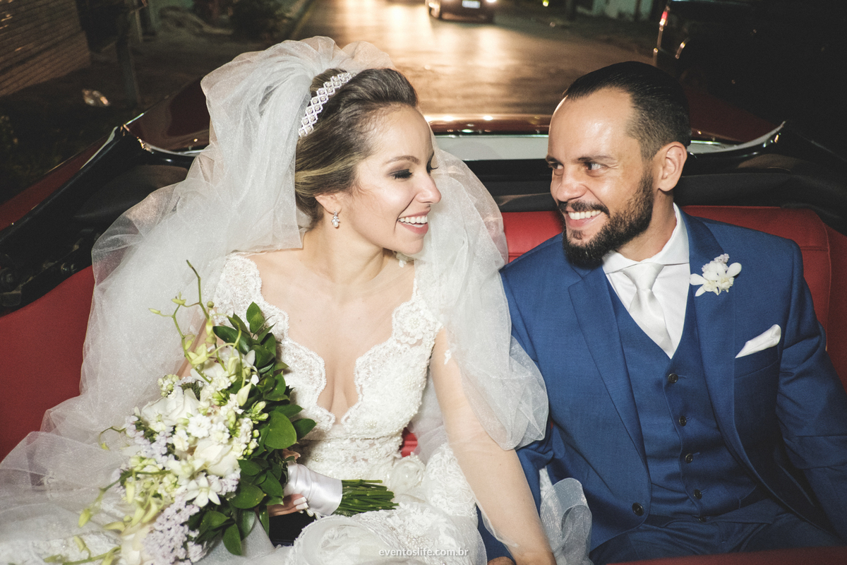 Casamento Thalita e Adriano, Limeira - SP, Destination Wedding, Destination Photographer, Life Fotografia, Cyndi Omoto, Alex Oliveira, Fotografia Criativa de casamento, Espontânea, Casamento 2018, Inspiração para casamento, noivos no buick vermelho