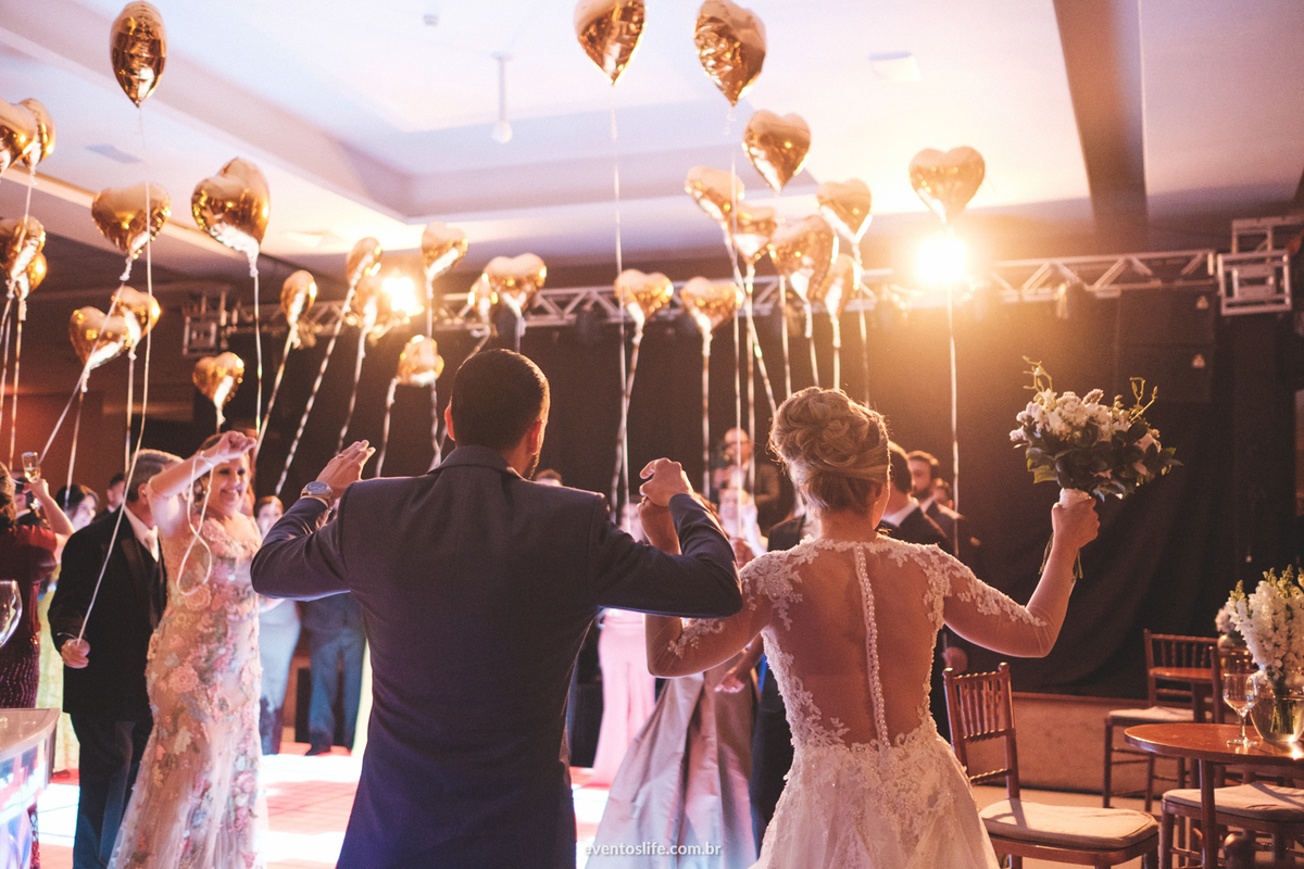 Casamento Thalita e Adriano, Limeira - SP, Destination Wedding, Destination Photographer, Life Fotografia, Cyndi Omoto, Alex Oliveira, Fotografia Criativa de casamento, Espontânea, Casamento 2018, Inspiração para casamento, entrada dos noivos na festa