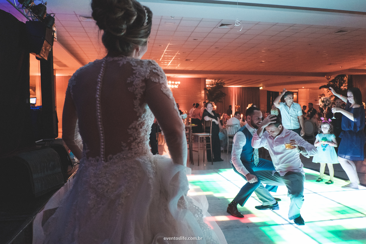 Casamento Thalita e Adriano, Limeira - SP, Destination Wedding, Destination Photographer, Life Fotografia, Cyndi Omoto, Alex Oliveira, Fotografia Criativa de casamento, Espontânea, Casamento 2018, Inspiração para casamento, noivo descendo até o chão