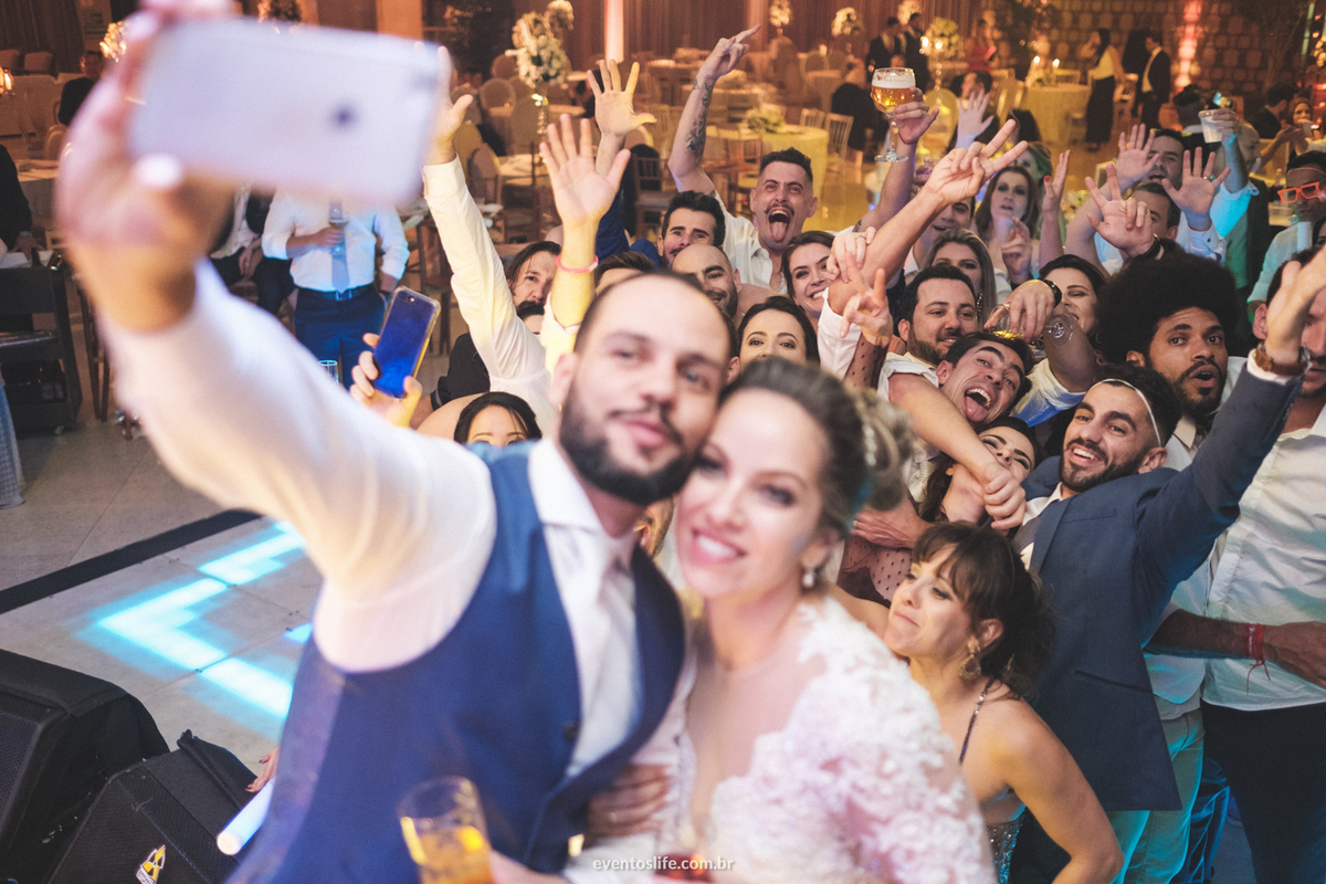 Casamento Thalita e Adriano, Limeira - SP, Destination Wedding, Destination Photographer, Life Fotografia, Cyndi Omoto, Alex Oliveira, Fotografia Criativa de casamento, Espontânea, Casamento 2018, Inspiração para casamento, selfie com os noivos