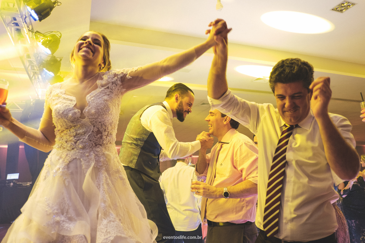 Casamento Thalita e Adriano, Limeira - SP, Destination Wedding, Destination Photographer, Life Fotografia, Cyndi Omoto, Alex Oliveira, Fotografia Criativa de casamento, Espontânea, Casamento 2018, Inspiração para casamento, noivos, pista, festa 