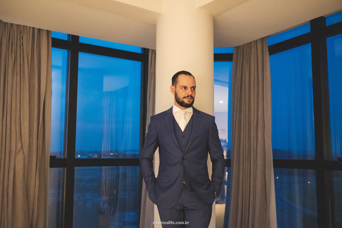 Casamento Thalita e Adriano, Limeira - SP, Destination Wedding, Destination Photographer, Life Fotografia, Cyndi Omoto, Alex Oliveira, Fotografia Criativa de casamento, Espontânea, Casamento 2018, Inspiração para casamento, noivo, groom, terno azul