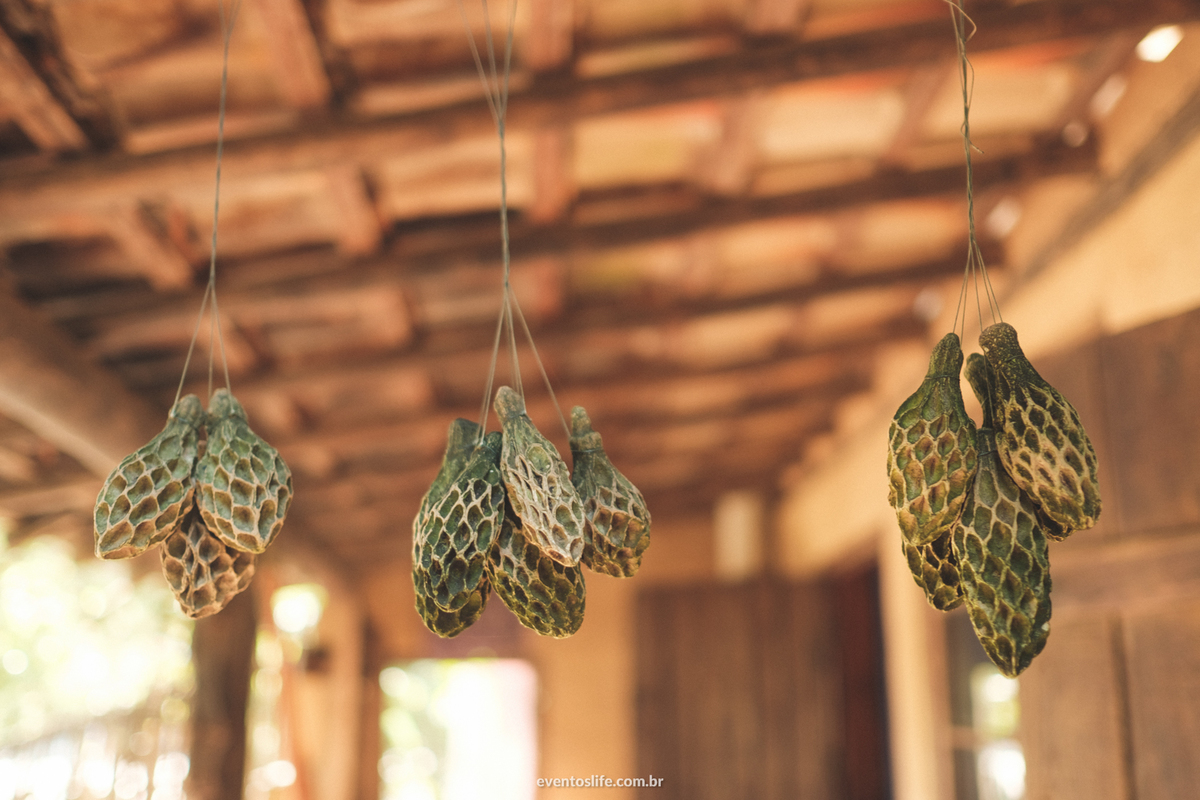 ensaio fotográfico na praia paradisíaca Ilha Bela Bonete São Paulo Brasil Trash The Dress Noivos Life Fotografia de Casamento Sorocaba Noivas 2018 Destination Photographers Beach Lua de Mel Honey Moon  Detalhes Viagem Roots Mochilão