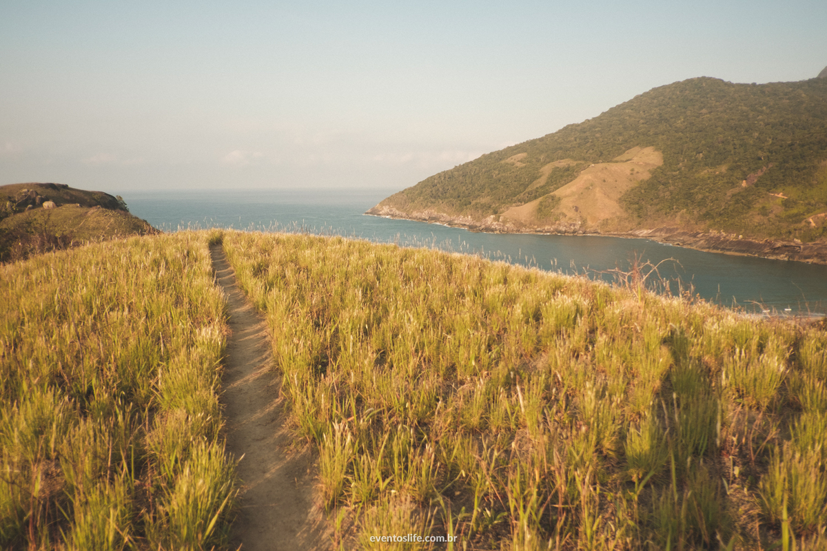 ensaio fotográfico na praia paradisíaca Ilha Bela Bonete São Paulo Brasil Trash The Dress Noivos Life Fotografia de Casamento Sorocaba Noivas 2018 Destination Photographers Beach Lua de Mel Honey Moon Nascer do Sol Paisagem