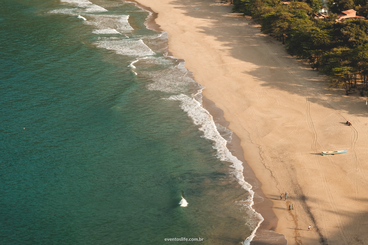 ensaio fotográfico na praia paradisíaca Ilha Bela Bonete São Paulo Brasil Trash The Dress Noivos Life Fotografia de Casamento Sorocaba Noivas 2018 Destination Photographers Beach Lua de Mel Honey Moon mar sea águas azuis