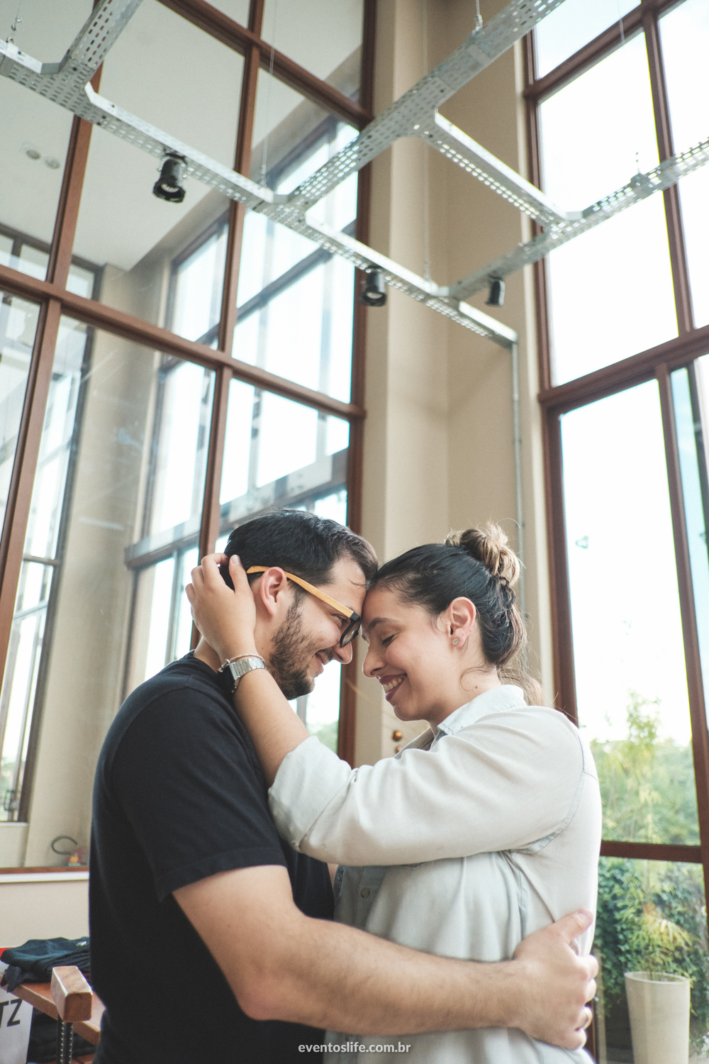 Ensaio Camila e Guilherme Life Fotografia de casamento sorocaba São Paulo Brasil Fotografia Espontânea Luz Natural Bendita Cafeína Coffee Lovers Amantes de Café Ensaio Pré Casamento Ensaio Fotográfico Criativo Noivos Yes I Do carinho