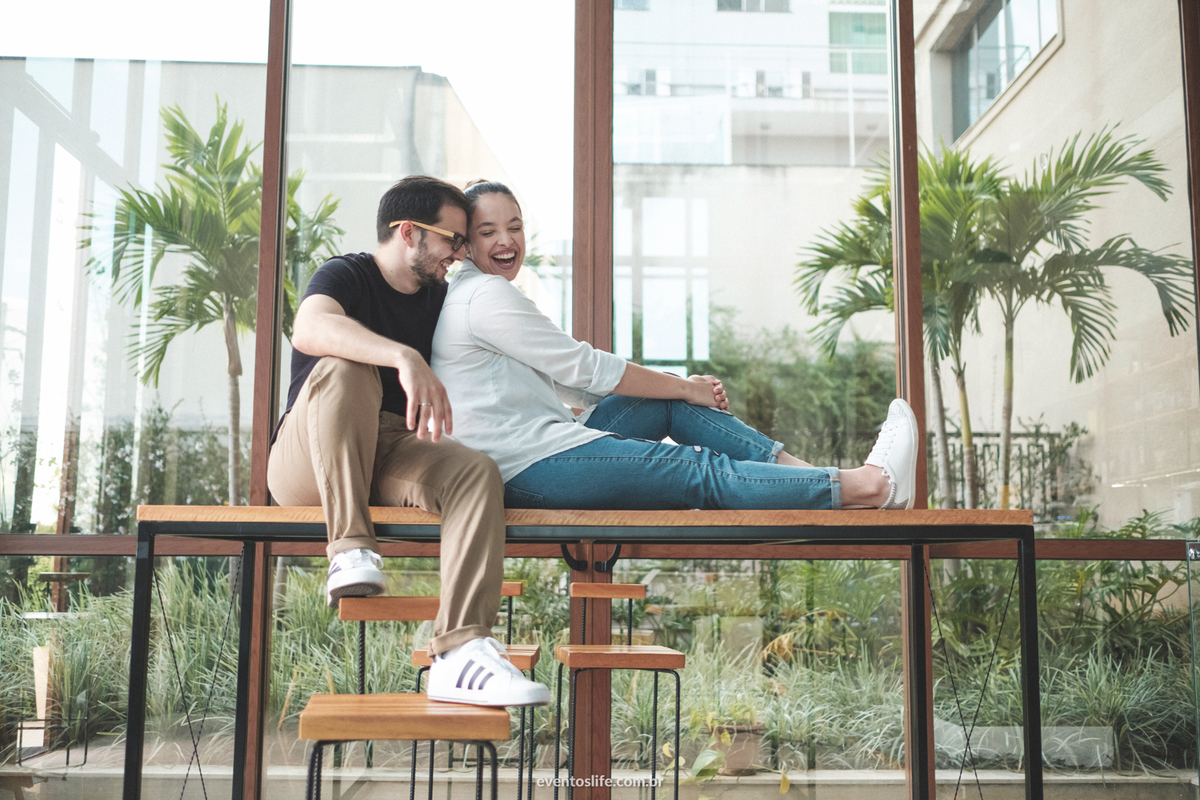 Ensaio Camila e Guilherme Life Fotografia de casamento sorocaba São Paulo Brasil Fotografia Espontânea Luz Natural Bendita Cafeína Coffee Lovers Amantes de Café Ensaio Pré Casamento Ensaio Fotográfico Criativo Noivos Yes I Do calça do mickey disney