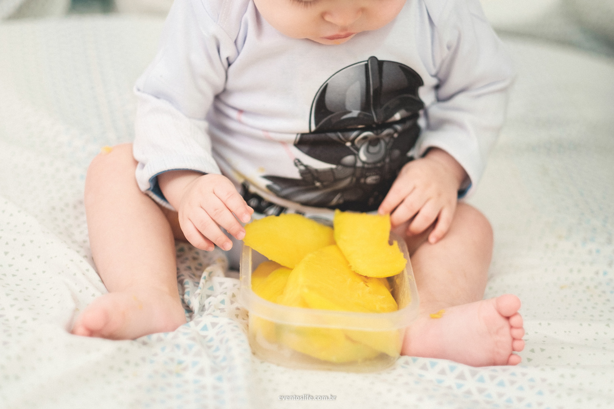Acompanhamento primeiro ano infantil Bento Life Fotografia de família Sorocaba São Paulo Ensaio Fotográfico de criança bebê documentário crescimento primeiros passos Cyndi Omoto Alex Oliveira Amor Love Primeira fruta