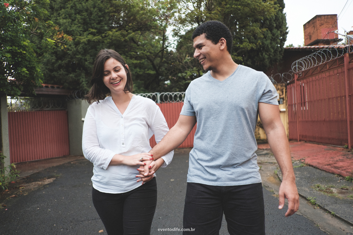 Ensaio Casal, Pré casamento, pré wedding, fotos em casa, namorados, noivos, vida a dois, amor, união, Life Fotografia, Cyndi Omoto, Alex Oliveira, Fotografia Criativa, Fotografia Espontânea, Melhor fotógrafo de Sorocaba