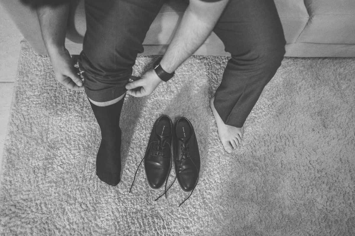 Casamento de dia Santa Victória Sorocaba Amanda e Bruno, Life Fotografia, Cyndi Omoto, Alex Oliveira, Trio Macaíba, Fotografia de casamento Sorocaba, Luz Natural, Noivas 2018, Vou casar, Making of, Noivo, groom, grande dia, yes i do, noivos, sapato