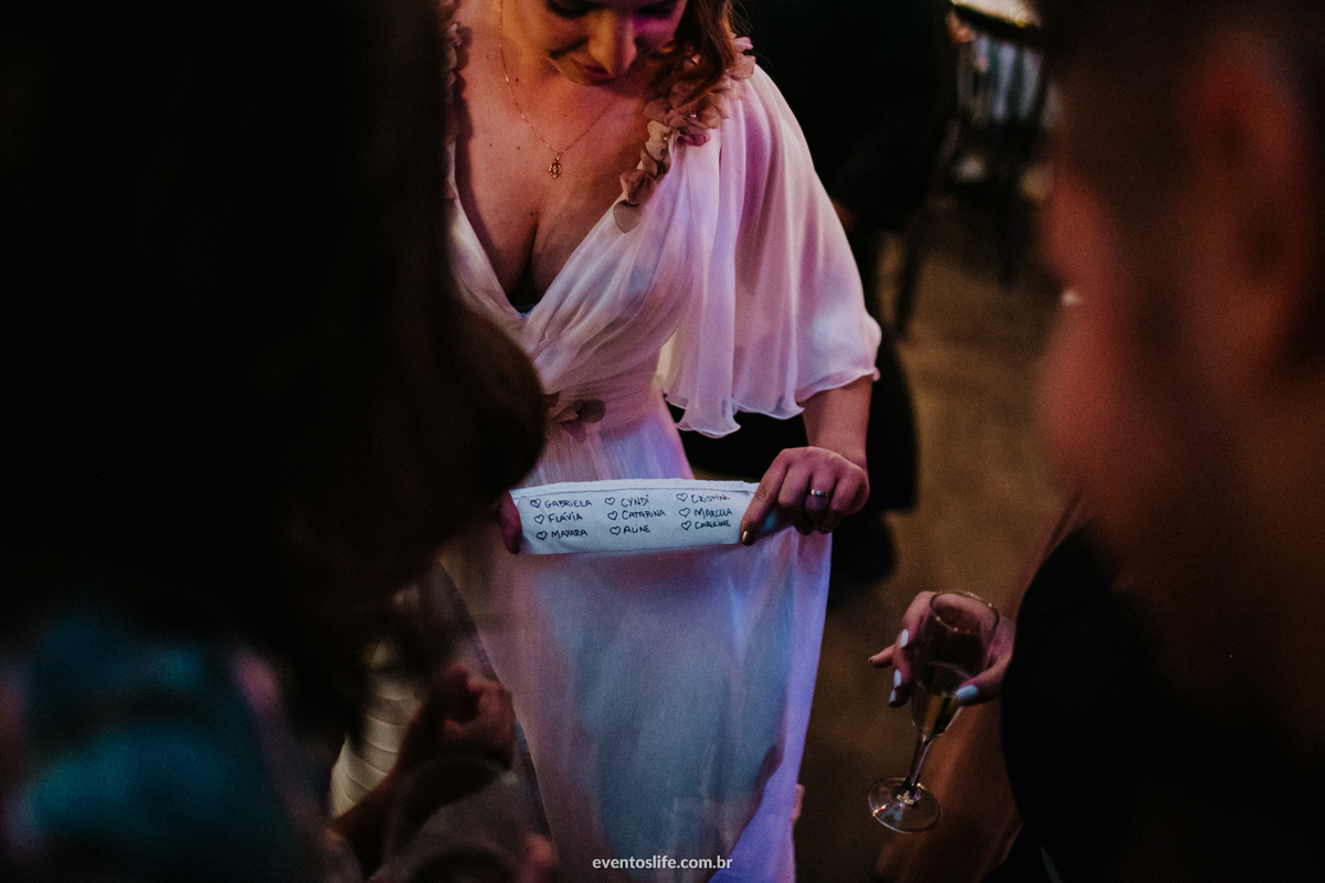 Casamento Camila e Guilherme, Fotógrafo de Casamento Sorocaba, Bendita Cafeína, Life Fotografia, Chácara Santa Victória, Case de dia, Inspiração para noivas, be bride, noivas 2018, fotografia espontânea, Sacré Sucrê, barra do vestido, sorte