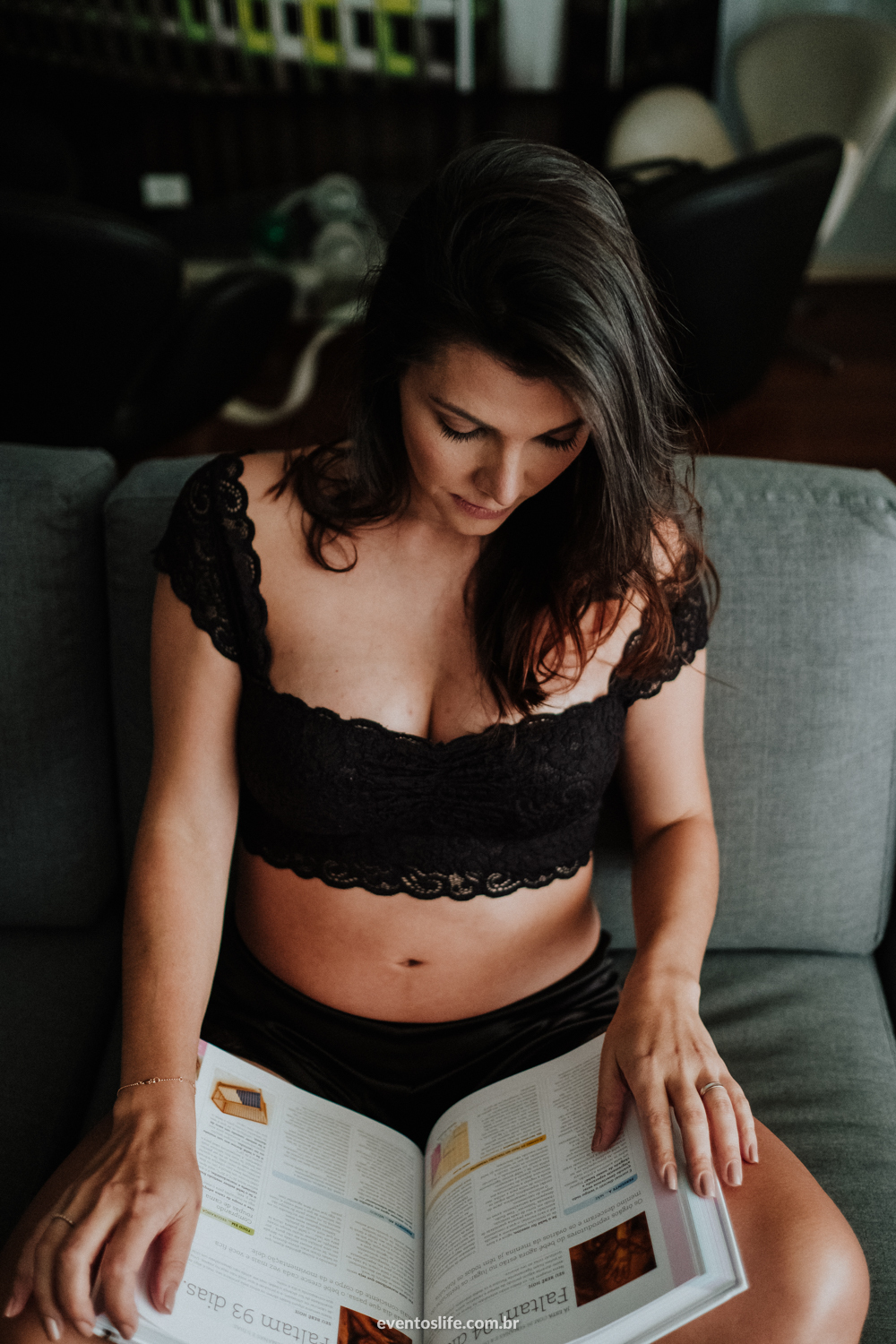 Acompanhamento fotográfico gestante, gravidez, gestação, pregnant, à espera de, bebê, crescimento da barriga, mãe de primeira viagem, Life Fotografia, Cíntia Justi, grávida, Teste positivo, love, family, família, sou mãe, leitura, lendo, livro