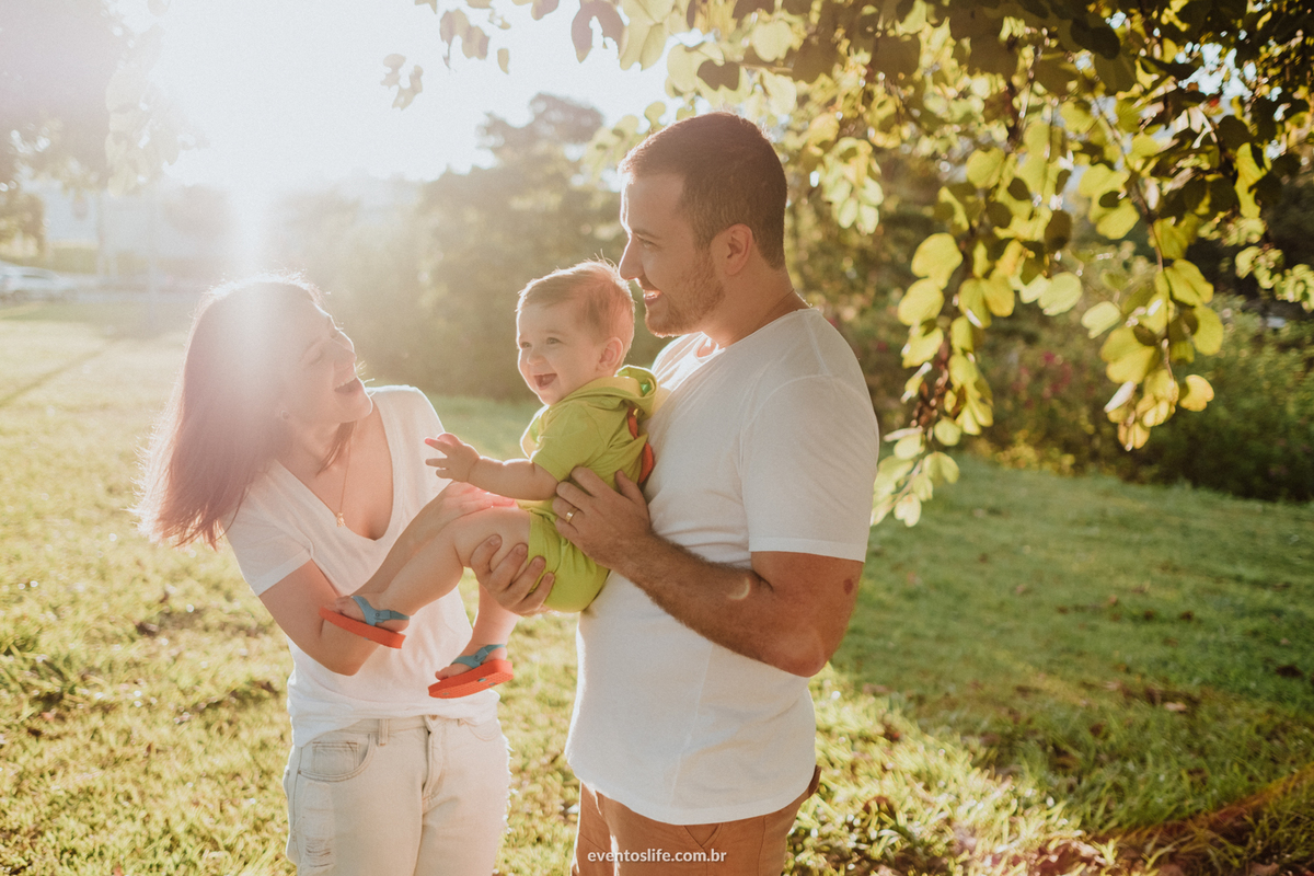 Ensaio família, sessão de fotos, fotografia espontânea, Life Fotografia Sorocaba, São Paulo, Interior, family, acompanhamento do bebê, crescimento do bebê, fotos de bebê, primeiro ano de vida, dinossauros, documental, família unida