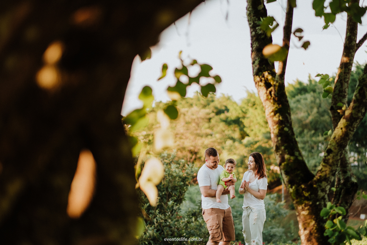 Ensaio família, sessão de fotos, fotografia espontânea, Life Fotografia Sorocaba, São Paulo, Interior, family, acompanhamento do bebê, crescimento do bebê, fotos de bebê, primeiro ano de vida, dinossauros, documental, pais