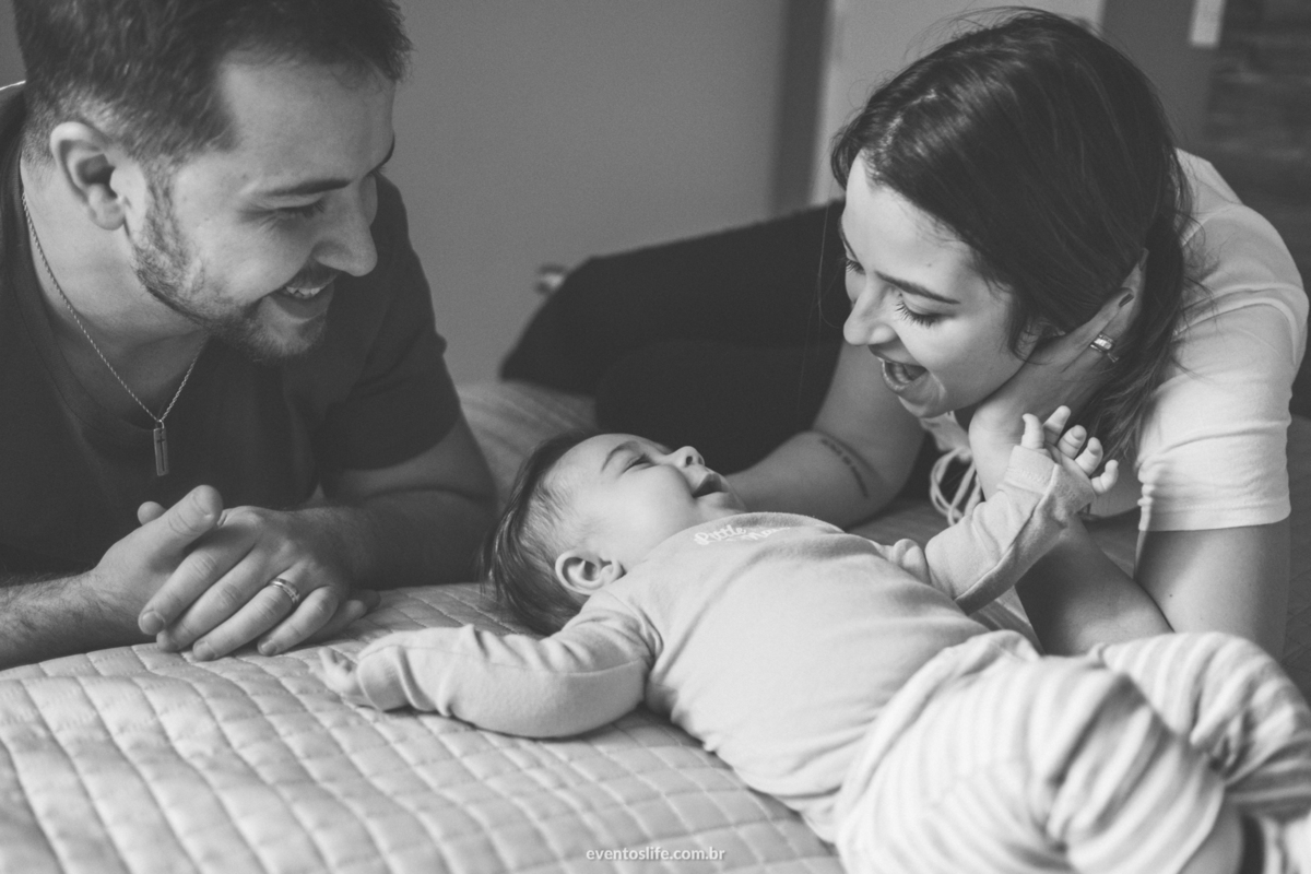 Ensaio família, sessão de fotos, fotografia espontânea, Life Fotografia Sorocaba, São Paulo, Interior, family, acompanhamento do bebê, crescimento do bebê, fotos de bebê, primeiro ano de vida, dinossauros, documental, brincadeiras com criança