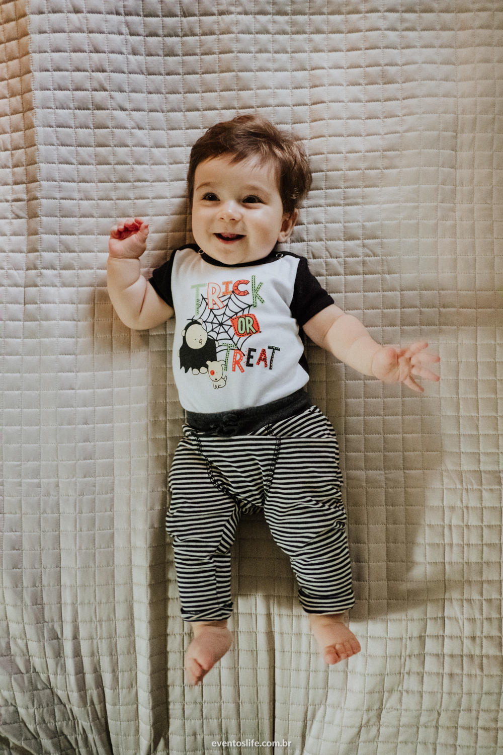 Ensaio família, sessão de fotos, fotografia espontânea, Life Fotografia Sorocaba, São Paulo, Interior, family, acompanhamento do bebê, crescimento do bebê, fotos de bebê, primeiro ano de vida, dinossauros, documental, halloween