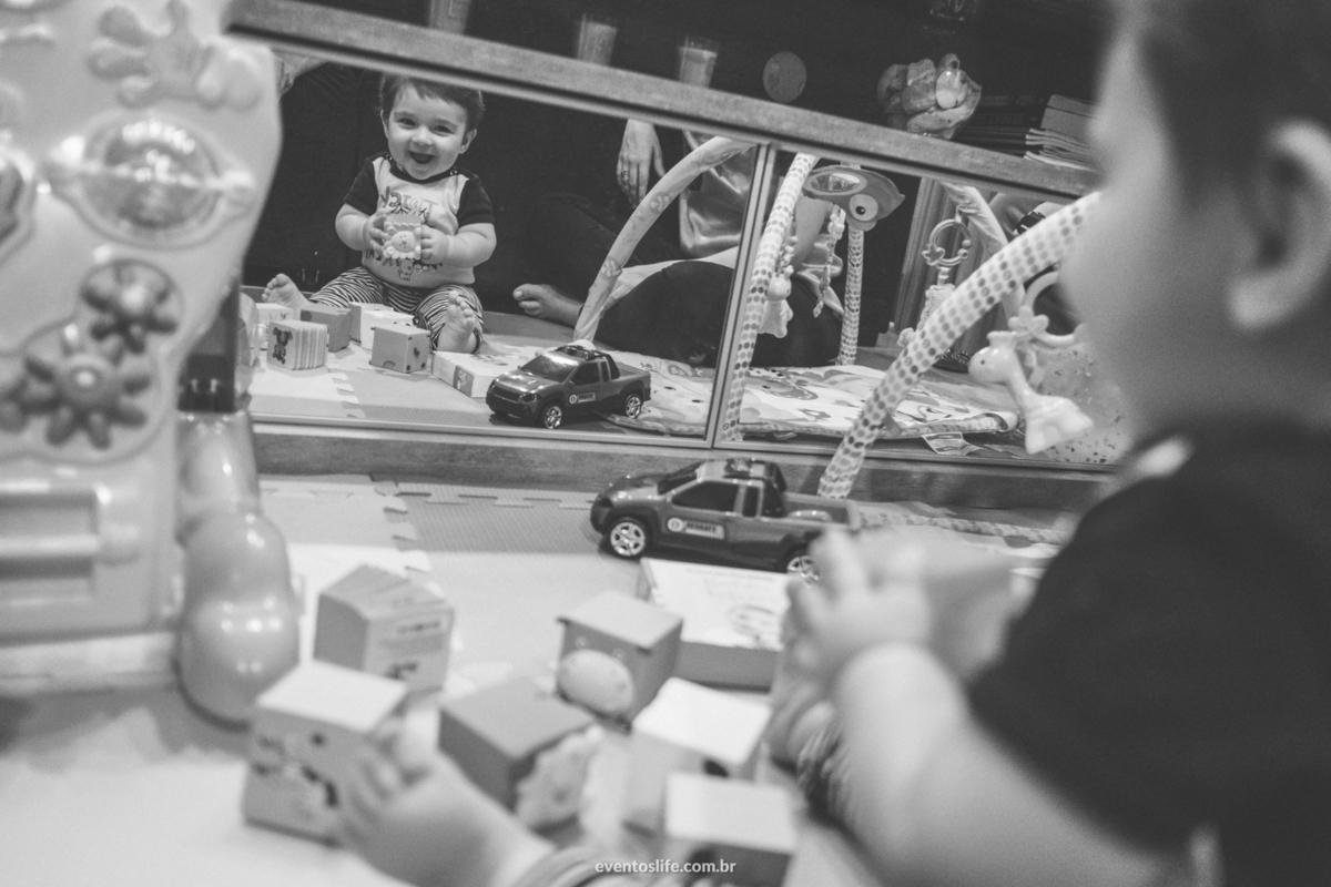 Ensaio família, sessão de fotos, fotografia espontânea, Life Fotografia Sorocaba, São Paulo, Interior, family, acompanhamento do bebê, crescimento do bebê, fotos de bebê, primeiro ano de vida, dinossauros, documental, brinquedos