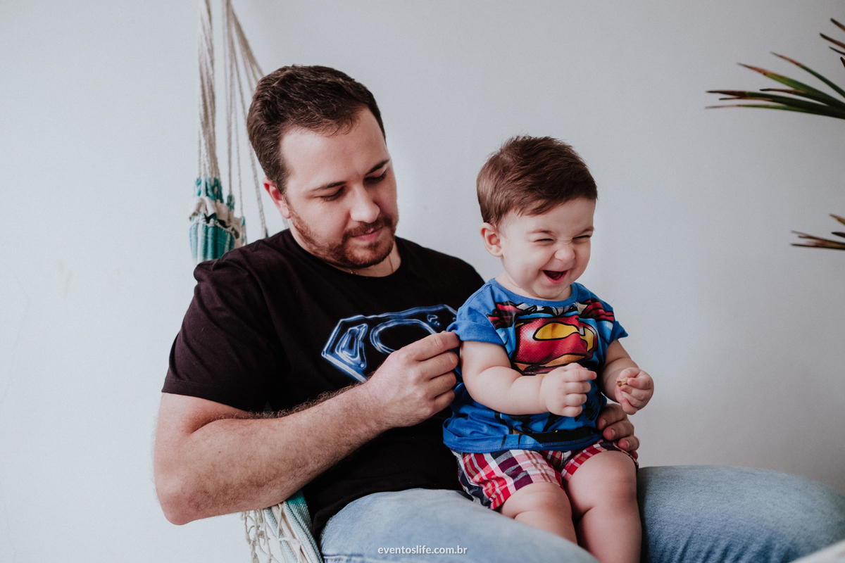Ensaio família, sessão de fotos, fotografia espontânea, Life Fotografia Sorocaba, São Paulo, Interior, family, acompanhamento do bebê, crescimento do bebê, fotos de bebê, primeiro ano de vida, dinossauros, documental, bebê rindo