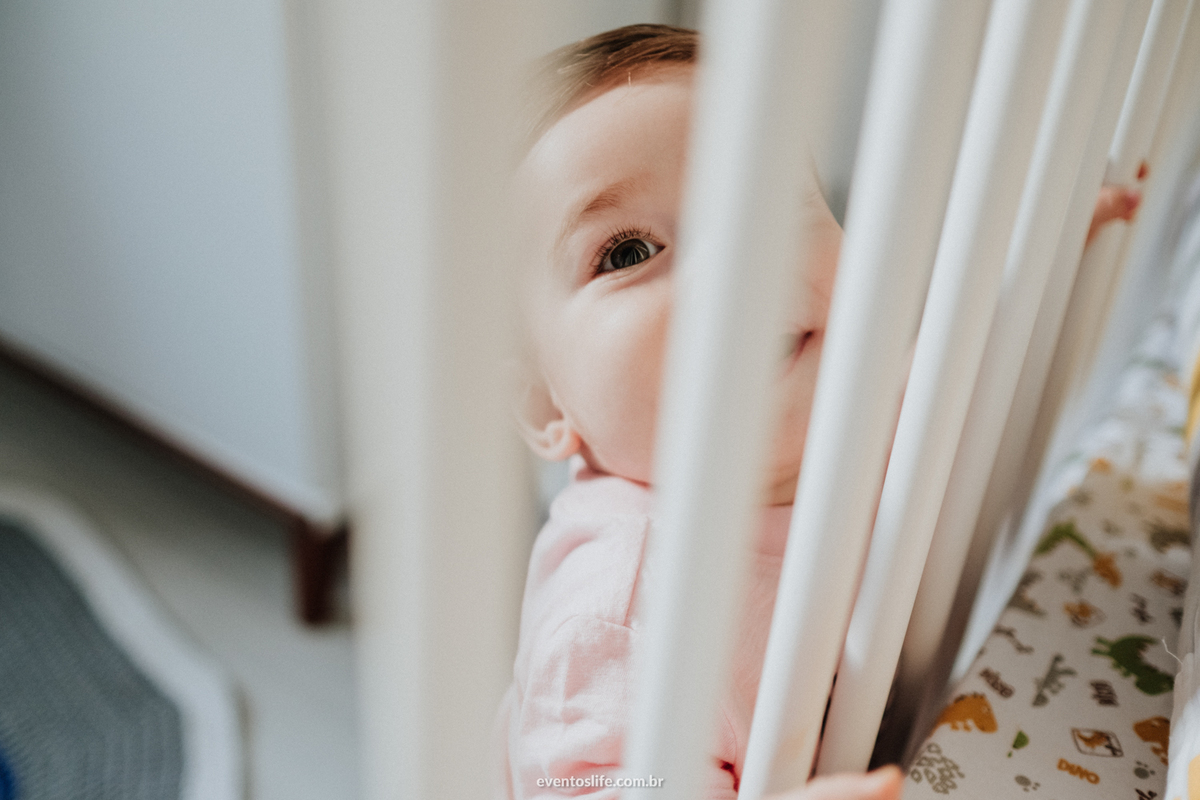 Ensaio família, sessão de fotos, fotografia espontânea, Life Fotografia Sorocaba, São Paulo, Interior, family, acompanhamento do bebê, crescimento do bebê, fotos de bebê, primeiro ano de vida, dinossauros, documental, berço