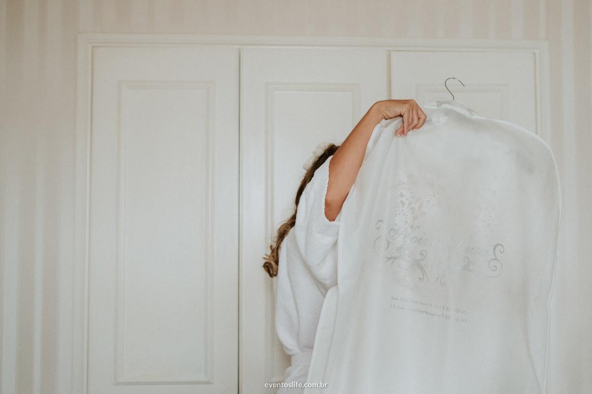 Casamento Mariana e Thiago, Life Fotografia, Montevidéu, Destination Wedding, Destination Photographers, Vinícolas, Bodas, Bodega, Case de Dia, Casamento no Campo, Ar Livre, Fotografia Espontânea, Fotografia de Casamento Sorocaba, Foto poética, Vestido