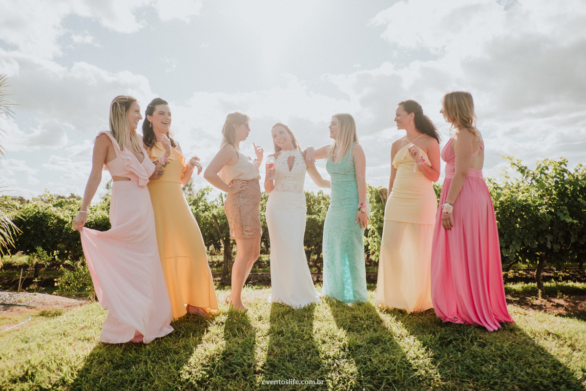 Casamento Mariana e Thiago, Life Fotografia, Montevidéu, Destination Wedding, Destination Photographers, Vinícolas, Bodas, Bodega, Case de Dia, Casamento no Campo, Ar Livre, Fotografia Espontânea, Fotografia de Casamento Sorocaba, Madrinhas, Bridesmaids