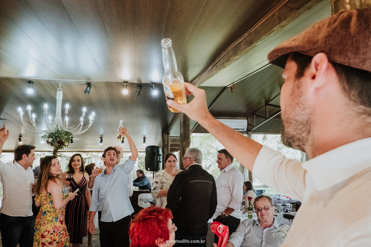 Casamento Mariana e Thiago, Life Fotografia, Montevidéu, Destination Wedding, Destination Photographers, Vinícolas, Bodas, Bodega, Case de Dia, Casamento no Campo, Ar Livre, Fotografia Espontânea, Fotografia de Casamento Sorocaba, Brinde, Cerveja, Festa