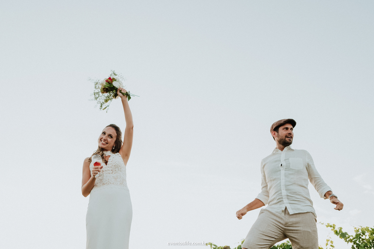 Casamento Mariana e Thiago, Life Fotografia, Montevidéu, Destination Wedding, Destination Photographers, Vinícolas, Bodas, Bodega, Case de Dia, Casamento no Campo, Ar Livre, Fotografia Espontânea, Fotografia de Casamento Sorocaba, Jogando o buquê