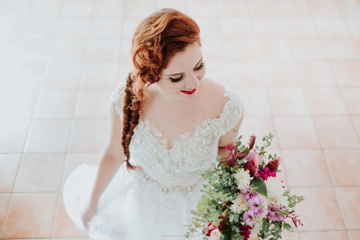 Fotografia de Casamento Sorocaba, Mini Wedding, Wedding, Capolino, Capolino Cucina Italiana, Editorial, Boho, Boho Chic, Vestido de Noiva, Buquê, Decoração Diferente, Ar Livre, Noiva, Life Fotografia, Noiva feliz, Foto clara, Cabelo ruvio, Flores do campo