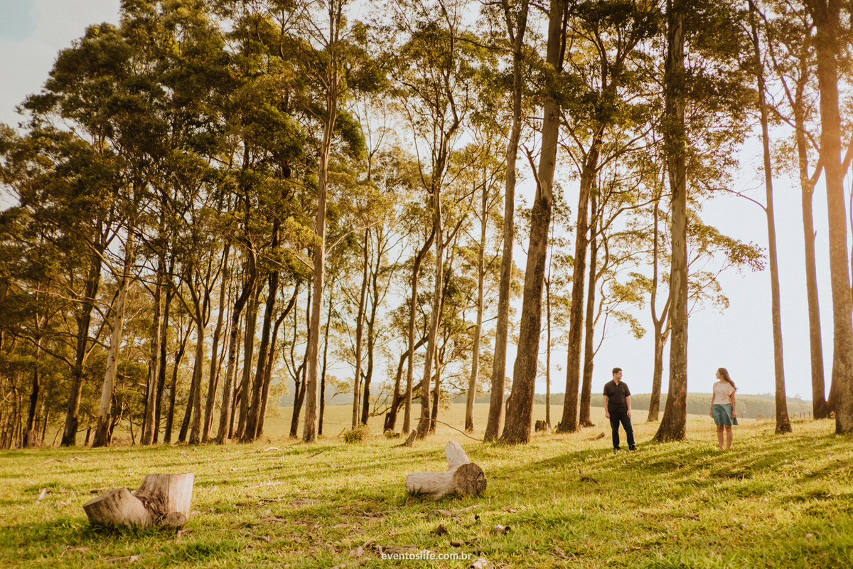 Ensaio Casal, Pré casamento, pré wedding, fotos ao ar livre, namorados, noivos, vida a dois, amor, união, Life Fotografia, Cyndi Omoto, Alex Oliveira, Fotografia Criativa, Fotografia Espontânea, Pôr do sol, Sunset, Capela da Penha, Votorantim