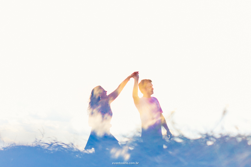 Thais e Daniel, Ensaio Thais e Daniel, Ensaio Holambra, Holambra, Sorocaba, Pré Casamento, Pré Wedding, E-Session, Sessão Pré Casamento, Ensaio Fotográfico, Life Fotografia, Fotos diferentes, Dança, Colorido, Dupla Exposição, Reflexo, Quente e frio