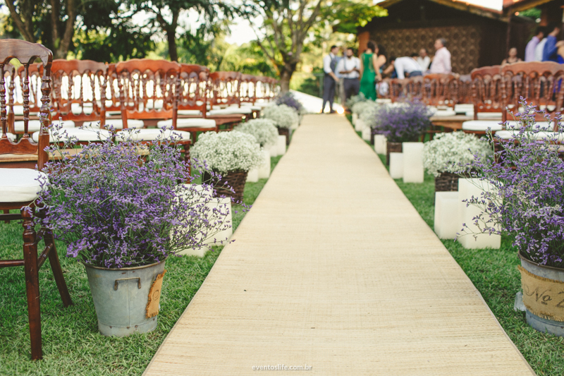 Thais e Daniel, Cerimônia Celta, Wedding, Case de dia, Festa animada, Festa divertida, Casar no interior, Casamento no interior, Casamento de Dia, Life Fotografia, Decoração moderna, Lavanda, Cadeiras de madeira, Cerimônia ao ar livre, Fotos espontâneas
