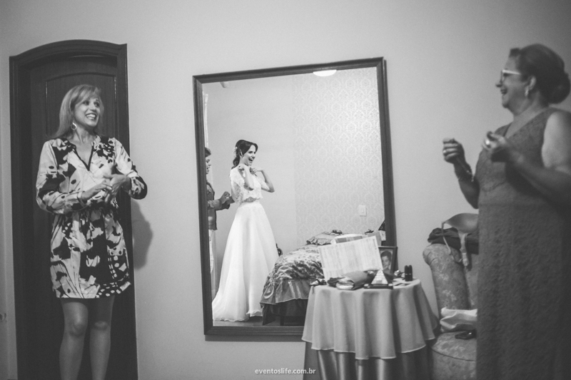 Casamento Carol e Thiago, Carol e Thiago, Wedding, Case de dia, Casar no interior, Casamento no interior, Casamento de Dia, Casamento ao ar livre, Espaço Alvorada, Fazenda Alvorada, Life Fotografia, Noiva, Reflexo, Mãe, Moldura, Fotografia Criativa