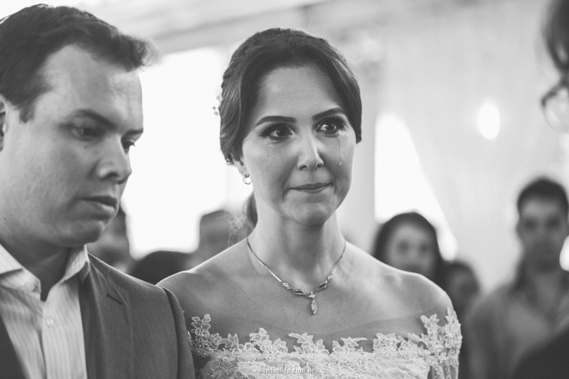 Casamento Carol e Thiago, Carol e Thiago, Wedding, Case de dia, Casar no interior, Casamento no interior, Casamento de Dia, Casamento ao ar livre, Espaço Alvorada, Fazenda Alvorada, Life Fotografia, Lágrima, Noiva chorando, Foto PB, Foto espontânea