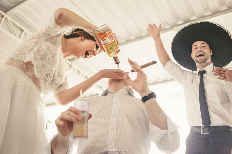 Casamento Carol e Thiago, Carol e Thiago, Wedding, Case de dia, Casar no interior, Casamento no interior, Casamento de Dia, Casamento ao ar livre, Espaço Alvorada, Fazenda Alvorada, Life Fotografia, Tequileiros, Tequila, Noiva com Tequila, 