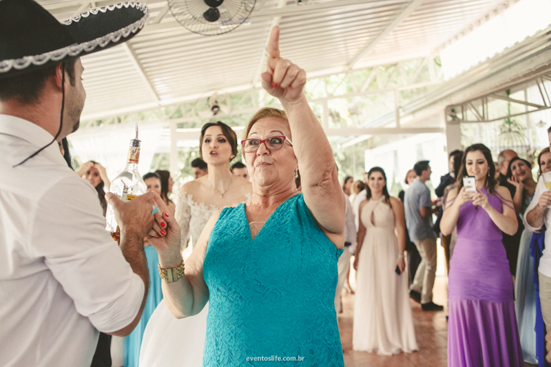 Casamento Carol e Thiago, Carol e Thiago, Wedding, Case de dia, Casar no interior, Casamento no interior, Casamento de Dia, Casamento ao ar livre, Espaço Alvorada, Fazenda Alvorada, Life Fotografia, Festa de casamento de dia, Mãe da Noiva, Diversão