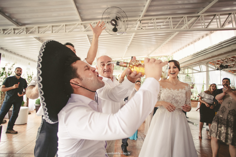 Casamento Carol e Thiago, Carol e Thiago, Wedding, Case de dia, Casar no interior, Casamento no interior, Casamento de Dia, Casamento ao ar livre, Espaço Alvorada, Fazenda Alvorada, Life Fotografia, Convidado bêbado, Casamento engraçado, Festa de Dia