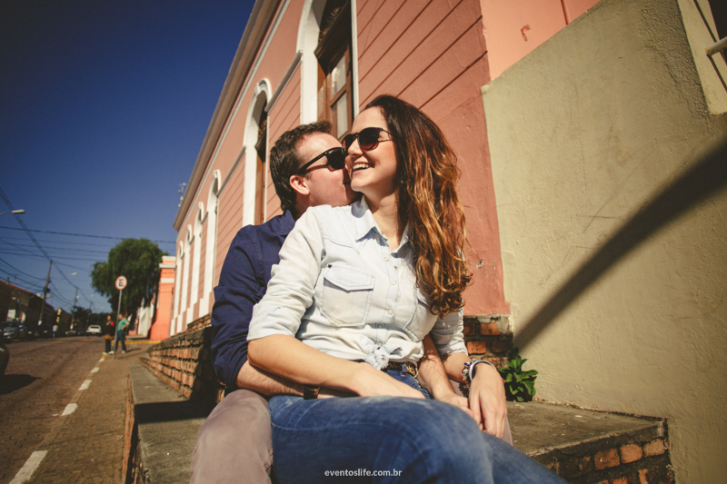 Ensaio Carol e Thiago, Ensaio Campinas, Bar da Cachoeira, Sorocaba, Pré Casamento, Pré Wedding, E-Session, Sessão Pré Casamento, Ensaio Fotográfico, Life Fotografia, Noivos descolados, Casal jovem, Linhas, Foto diferente, Foto criativa, Foto espontânea