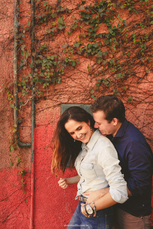 Ensaio Carol e Thiago, Ensaio Campinas, Bar da Cachoeira, Sorocaba, Pré Casamento, Pré Wedding, E-Session, Sessão Pré Casamento, Ensaio Fotográfico, Life Fotografia, Ensaio colorido, Abraço, Chamego, Joaquim Egydio, Ensaio em Campinas, Casal apaixonado