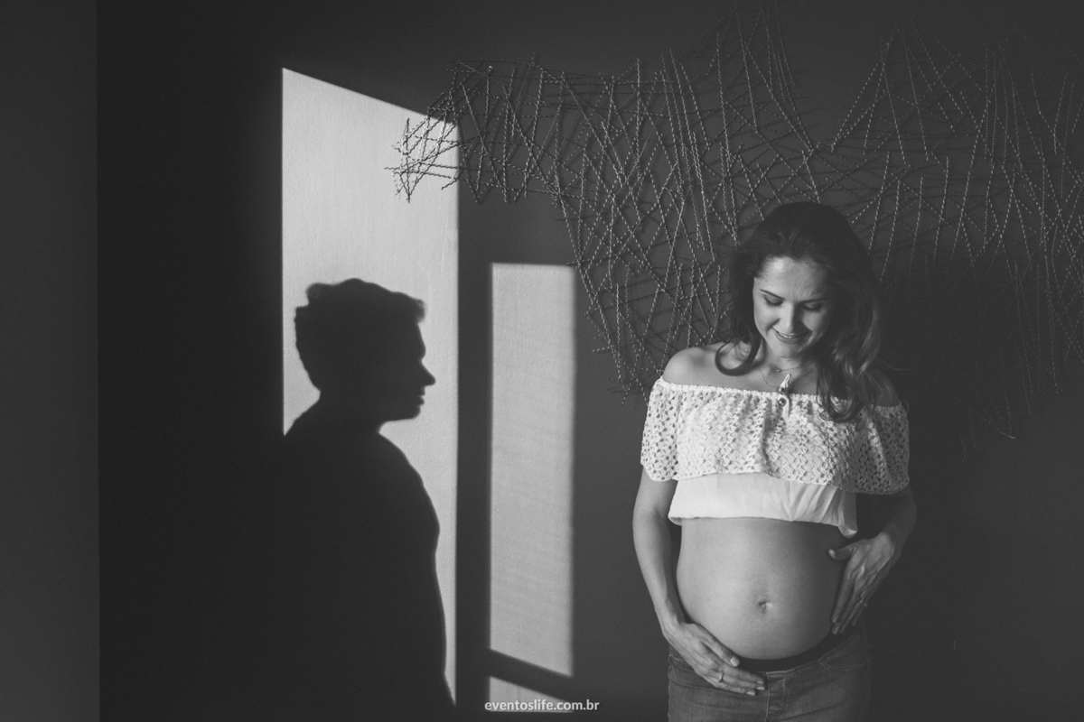 Ensaio Gestante, Sessão Grávida, Gravidez, Fotografia de Família, Sorocaba, Life Fotografia, Carinho de mãe, Grávida Feliz, Luz Natural, Foto espontânea, Ensaio em Casa, Ensaio Intimista, Foto Criativa, 