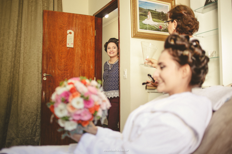 Fotografia de Casamento, Priscile e Jeferson, Life Fotografia, Melhor fotografo de Sorocaba, Case de dia, Sitio 3 sois e uma lua, Indaiatuba, Making Of de Noiva, Noiva, Making Of, Irmã, Sorrisos, Buquê, Bouquet da Noiva